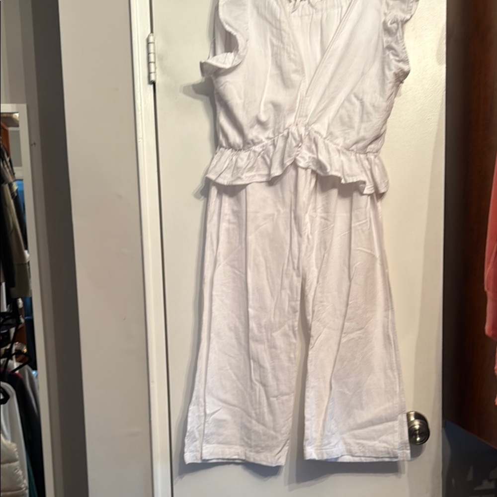 White Sleeveless Ruffle 2 piece vacation set